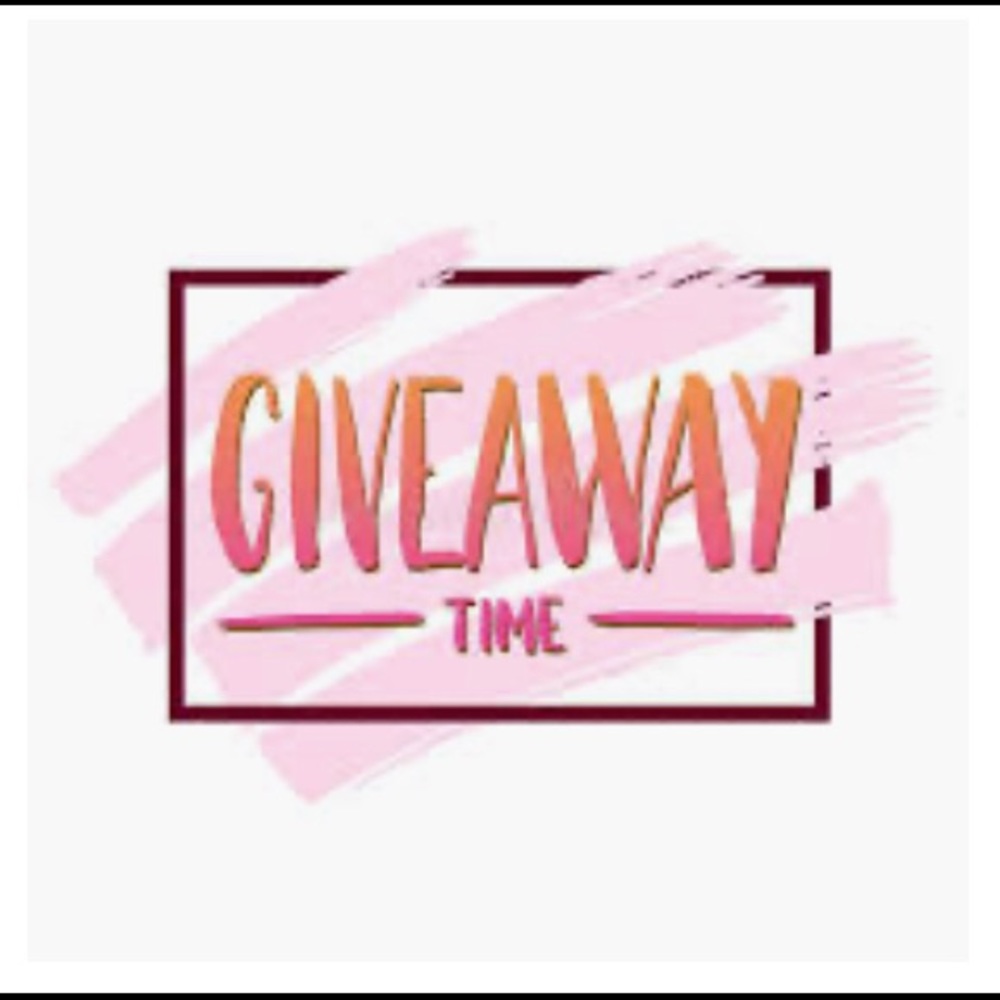FREE GIFT w/ every purchase!! 💕💕💕